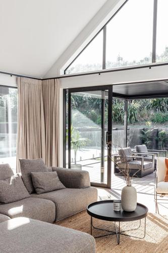 Architectural-Interior-Design-in-Long-Bay-Auckland-3